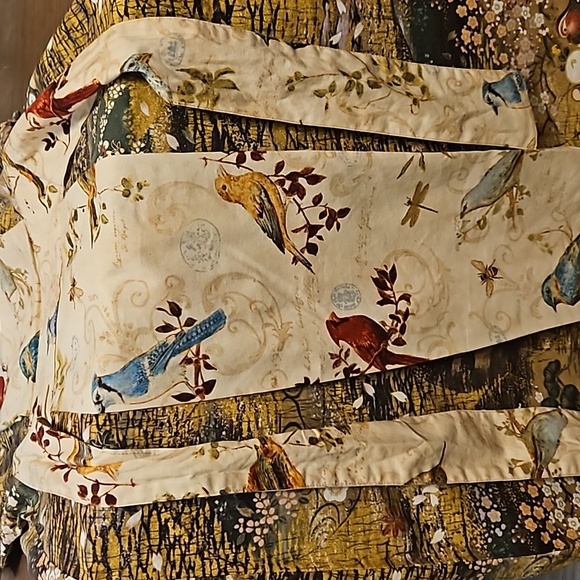 Matrushka Construction contrasting pattern front pleat dress - Picture 6 of 6